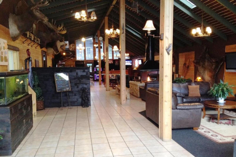 Public Area 3, Shasta Inn, Siskiyou