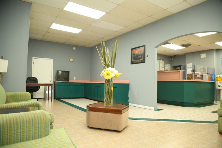 Public Area 2, Economy Inn - Charlotte, Mecklenburg