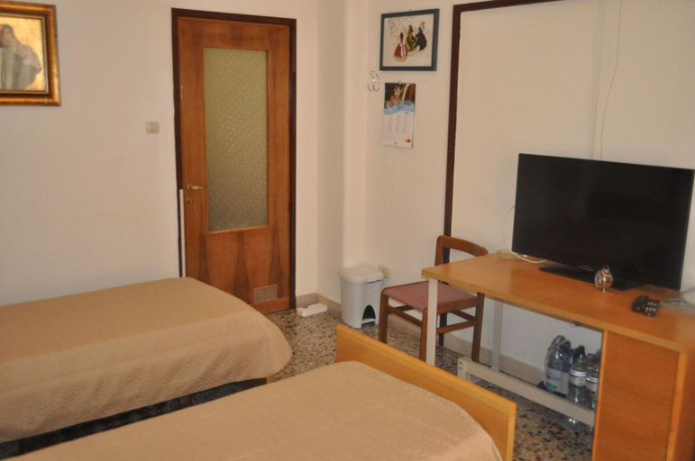 Bedroom 4, Victoria B&B, Catania