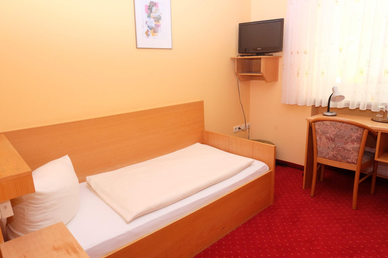 Bedroom 5, Hotel-Restaurant Wiendl, Regensburg
