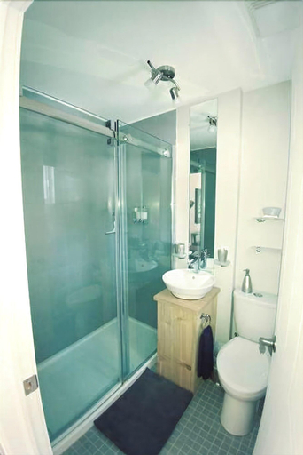 Bathroom 5, Le DEN de Tremblant, Les Laurentides