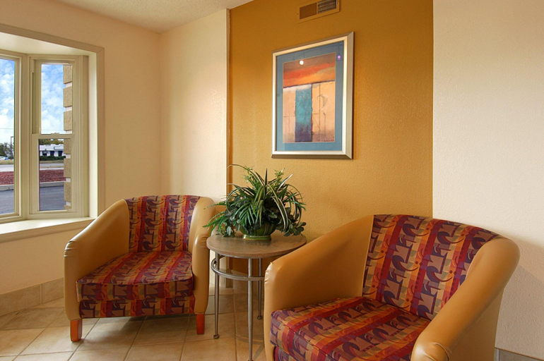 Public Area 2, Americas Best Value Inn Bowling Green, Warren