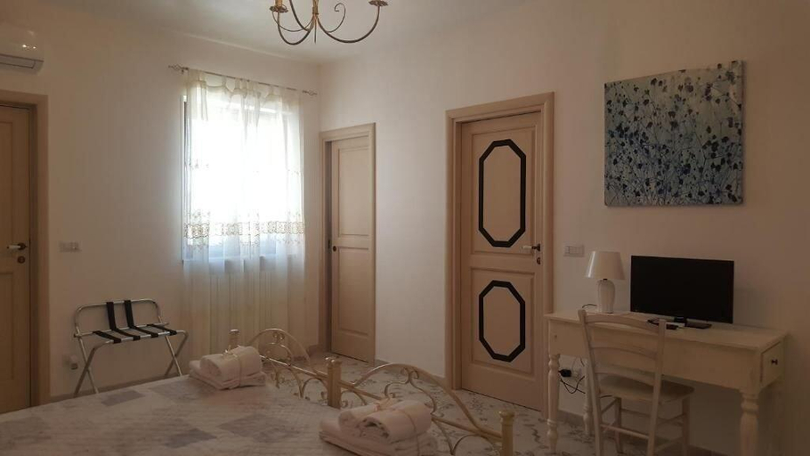 Bedroom 2, Masseria Peppeturro, Brindisi