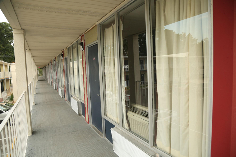 Public Area 2, Economy Inn - Charlotte, Mecklenburg