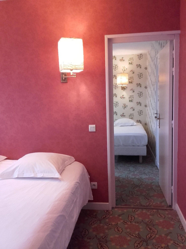 Bedroom 3, Hotel Richelieu, Pas-de-Calais
