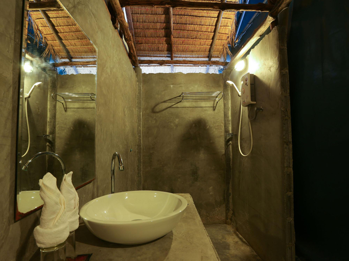 Bathroom 4, Koh Mook De Tara Beach Resort, Kantrang