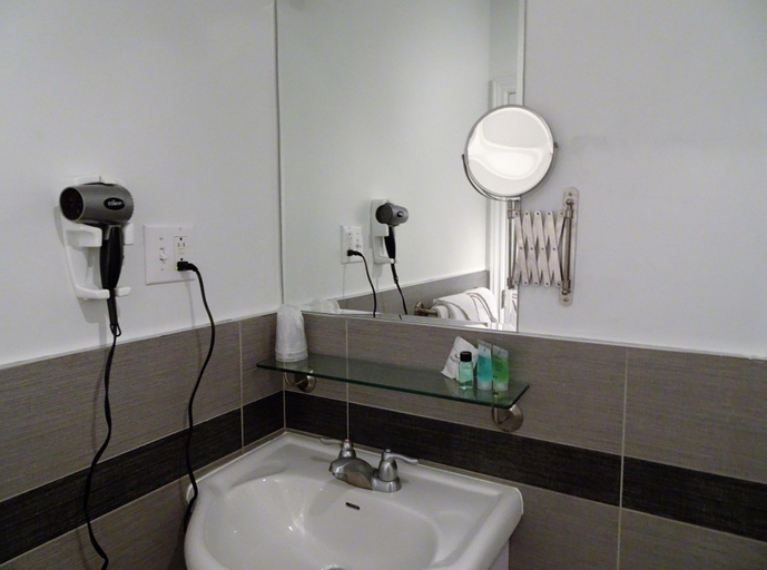 Bathroom 4, Hotel Abri Du Voyageur, Montréal