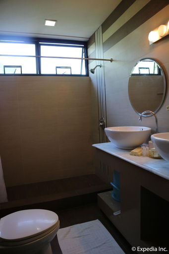 Bathroom 3, Splash Suites Hotel Laguna, Los Baños