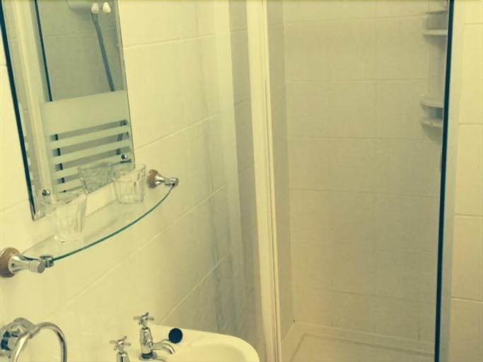 Bathroom 4, Malvern Hotel, Isle of Wight