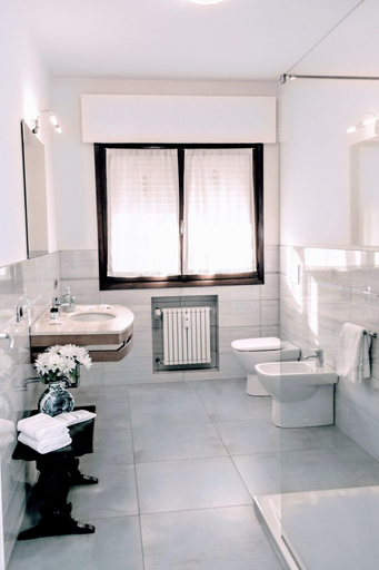 Bathroom 3, Rosa Garden B&B, Venezia