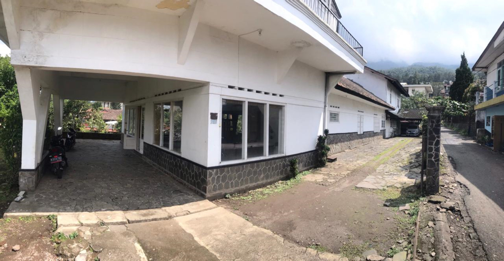 Aman Gozali Villa, Pasuruan