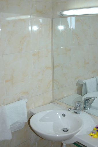 Bathroom 4, Royal Crown Hotel, Alexandria