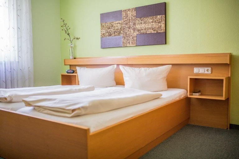 Bedroom 5, Hotel-Restaurant Wiendl, Regensburg