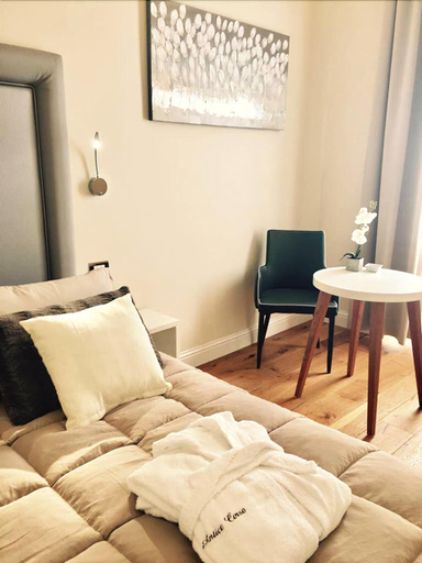 Bedroom 3, Antico Corso Charme B&B, Cagliari