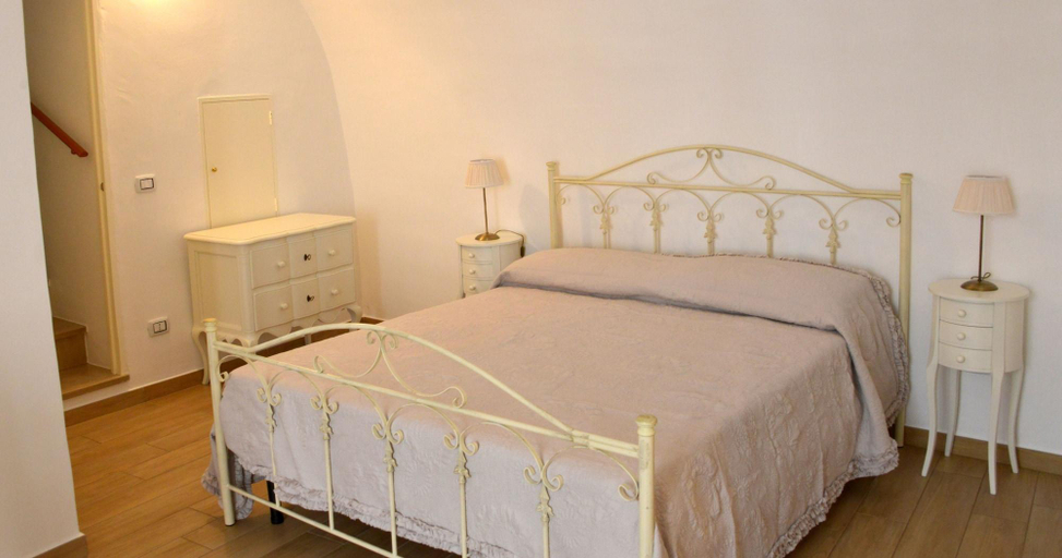 Bedroom 4, Casa Baldassarre, Brindisi