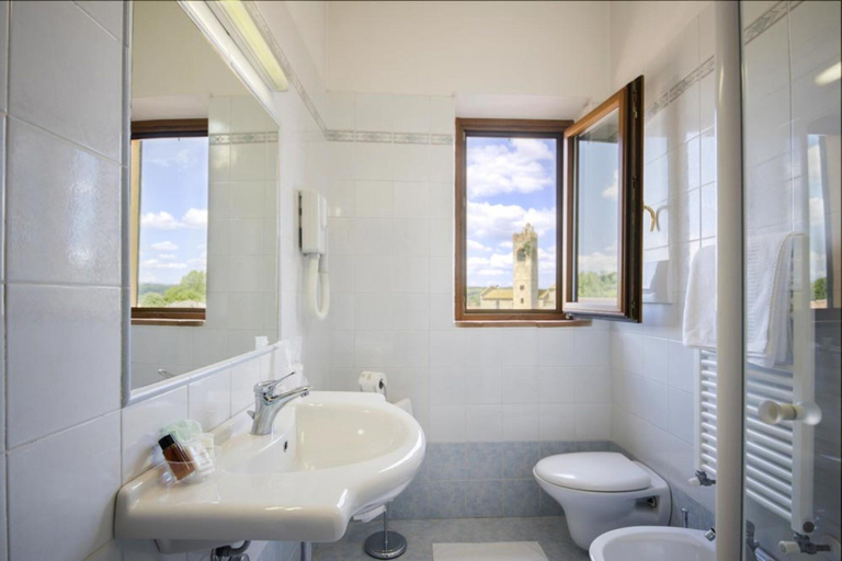 Bathroom 4, Hotel La Pace, Siena
