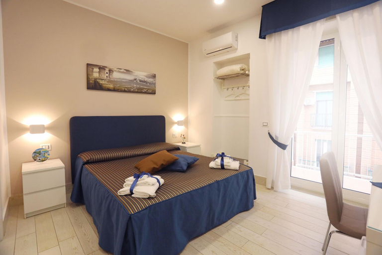 Bedroom 2, Napolilive B&B, Napoli