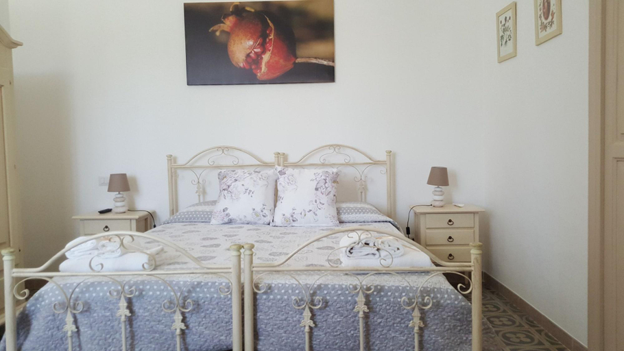 Bedroom 2, Masseria Peppeturro, Brindisi