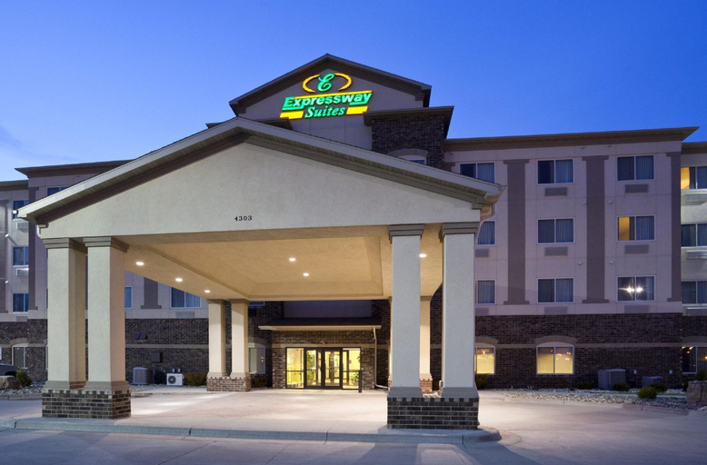 Exterior & Views 1, Expressway Suites Fargo, Cass