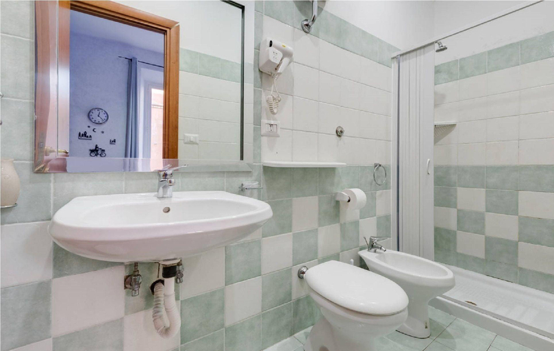 Bathroom 5, Golden Ratio, Roma