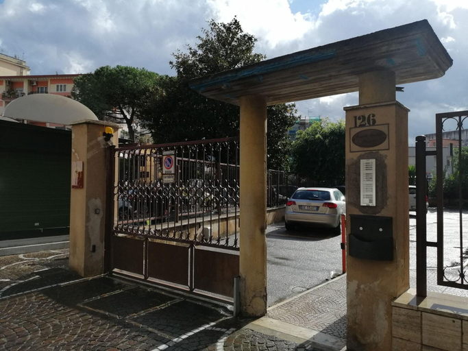 Exterior & Views 2, B&B Olimpo Camera Ares, Napoli