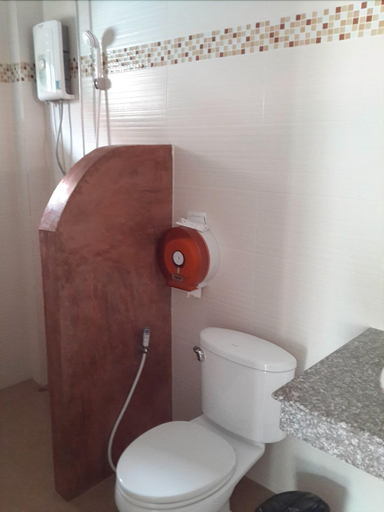 Bathroom 5, Shangrilah Bungalow, Ko Samui