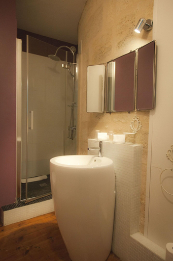 Bathroom 4, L'Hôtel Particulier, Gironde