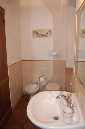 Bathroom 4, Il Giardino Segreto, Siena