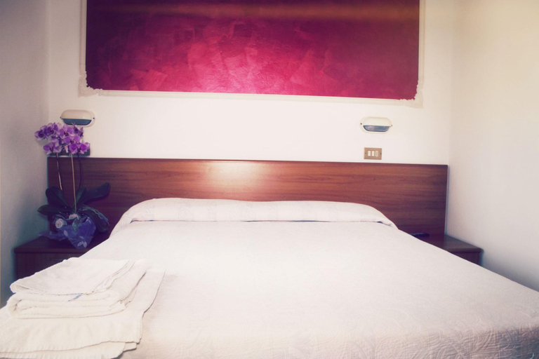 Bedroom 3, Hotel Amoha, Rimini