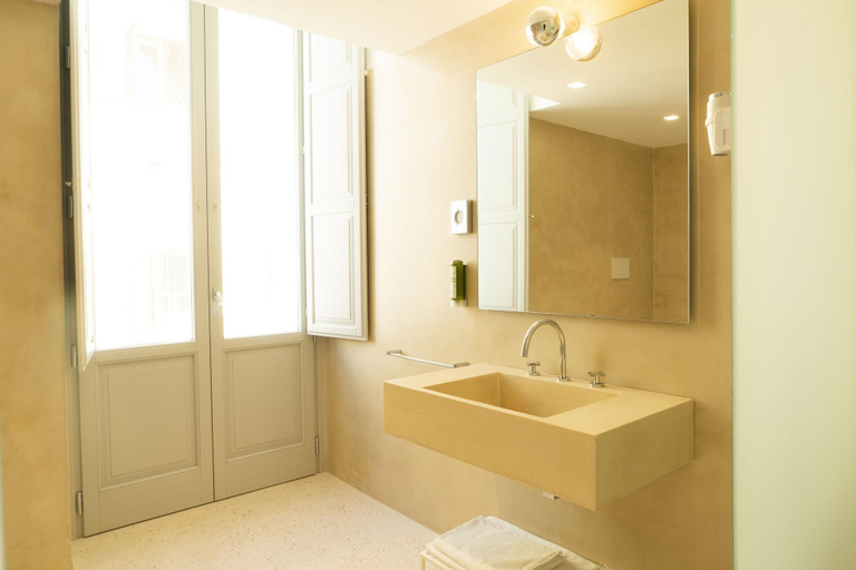 Bathroom 5, Donna Domenica Boutique Suites, Bari