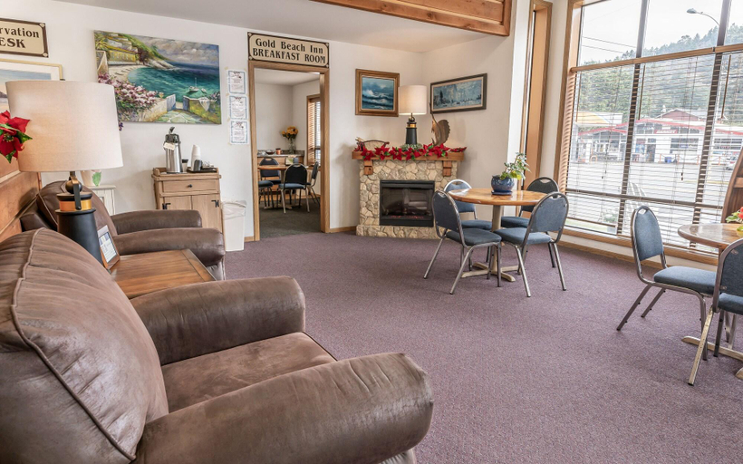 Public Area 3, Gold Beach Inn, Curry