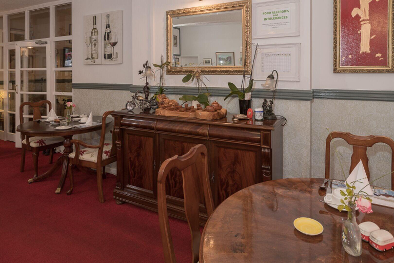 Food & Drinks 5, Bryn Woodlands House, Conwy