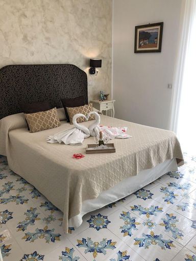 Bedroom 3, Nonno Francesco B&B, Salerno