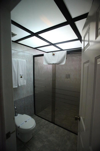 Bathroom 4, Motel Mediterraneo, Mexicali