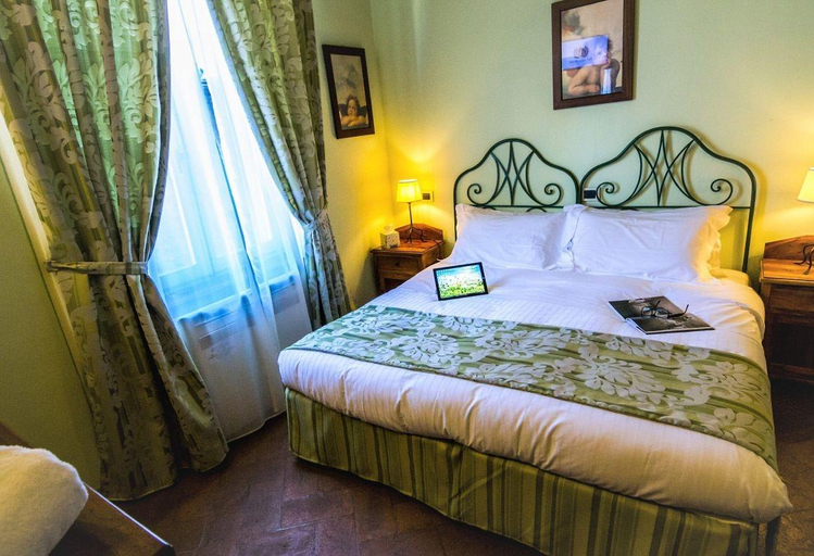 Bedroom 3, Palazzo Mari, Siena