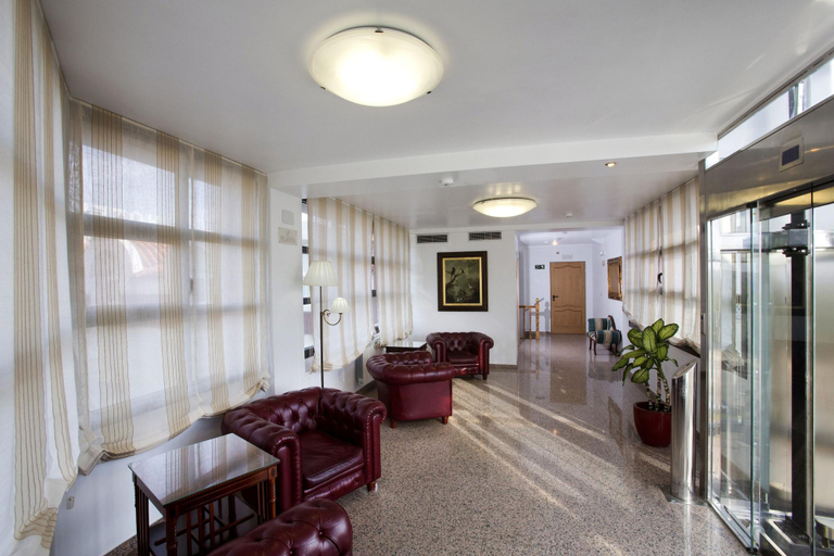 Public Area 2, Hotel Marivella, Zaragoza