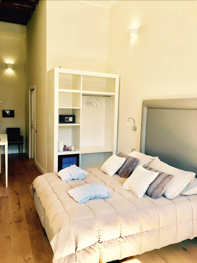 Bedroom 2, Antico Corso Charme B&B, Cagliari