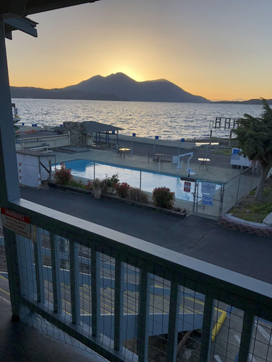Public Area 3, Lamplighter Motel, Lake