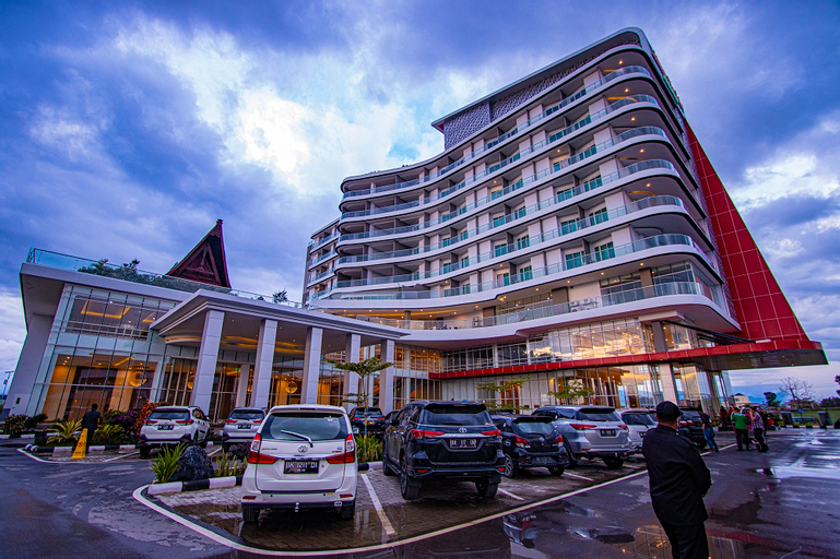 Exterior & Views 27