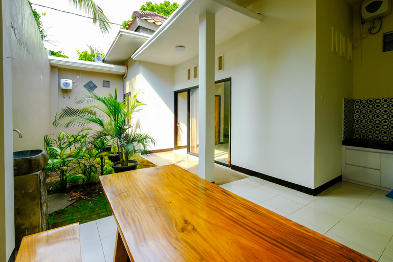 Public Area 3, OYO 2284 Grand Villa Meninting, Lombok