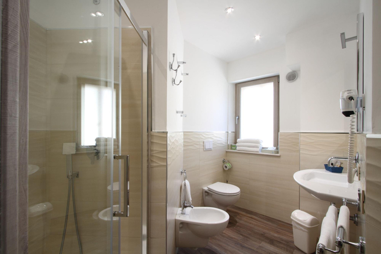 Bathroom 5, B&B Il Viottolo, L'Aquila