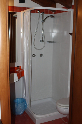 Bathroom 4, Hotel Centrale, Como