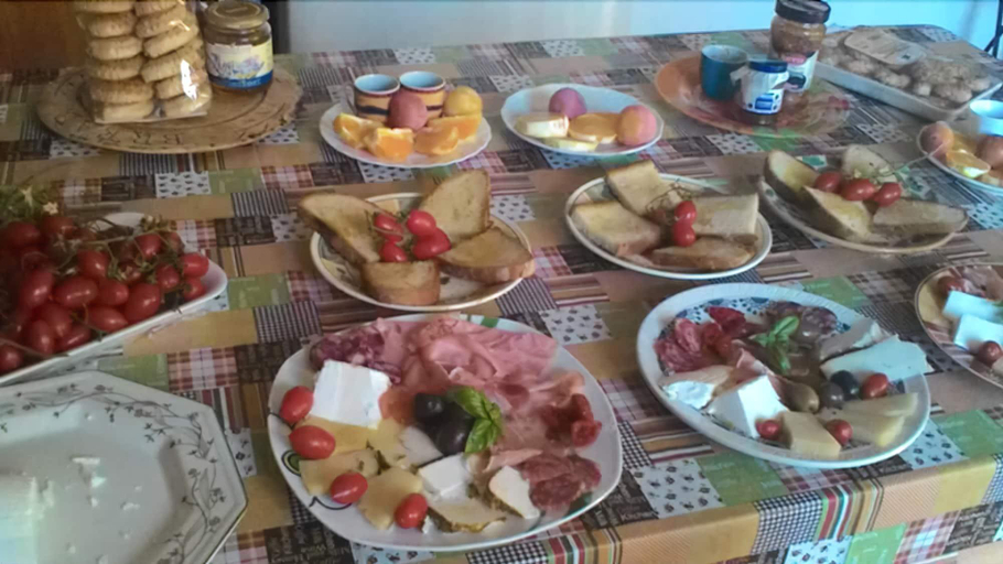 Food & Drinks 5, La Via Del Mare, Syracuse