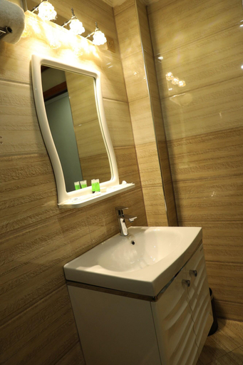 Bathroom 4, Jaromax Palace Hotel, Kinondoni