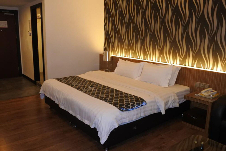 Bedroom 3, New World Express Motel, Bintulu
