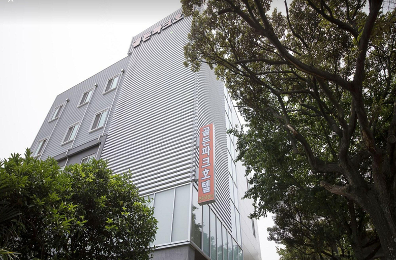 Exterior & Views 2, Golden Park Hotel, Jeju