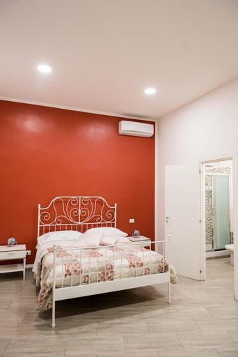 Bedroom 4, Palazzo San Vincenzo, Napoli