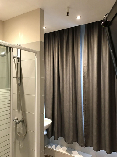 Bathroom 5, Royal Hotel, Bruxelles