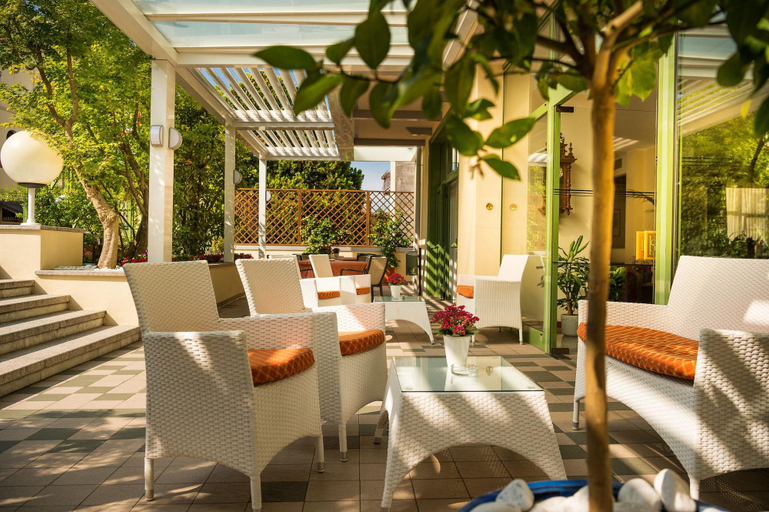 Public Area 5, Sky Pool Hotel Sole Garda, Verona