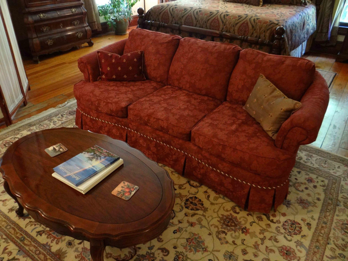 Public Area 2, Engadine Inn & Cabins, Buncombe